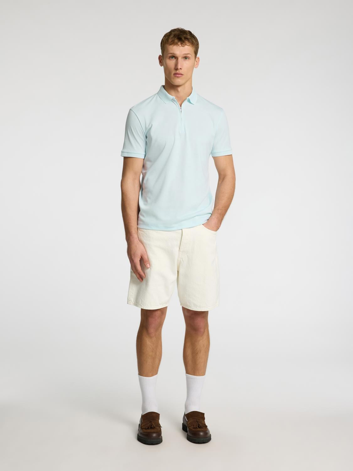 model_shot-front_full